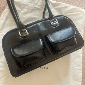 Stand Oil Chubby Bag in Black